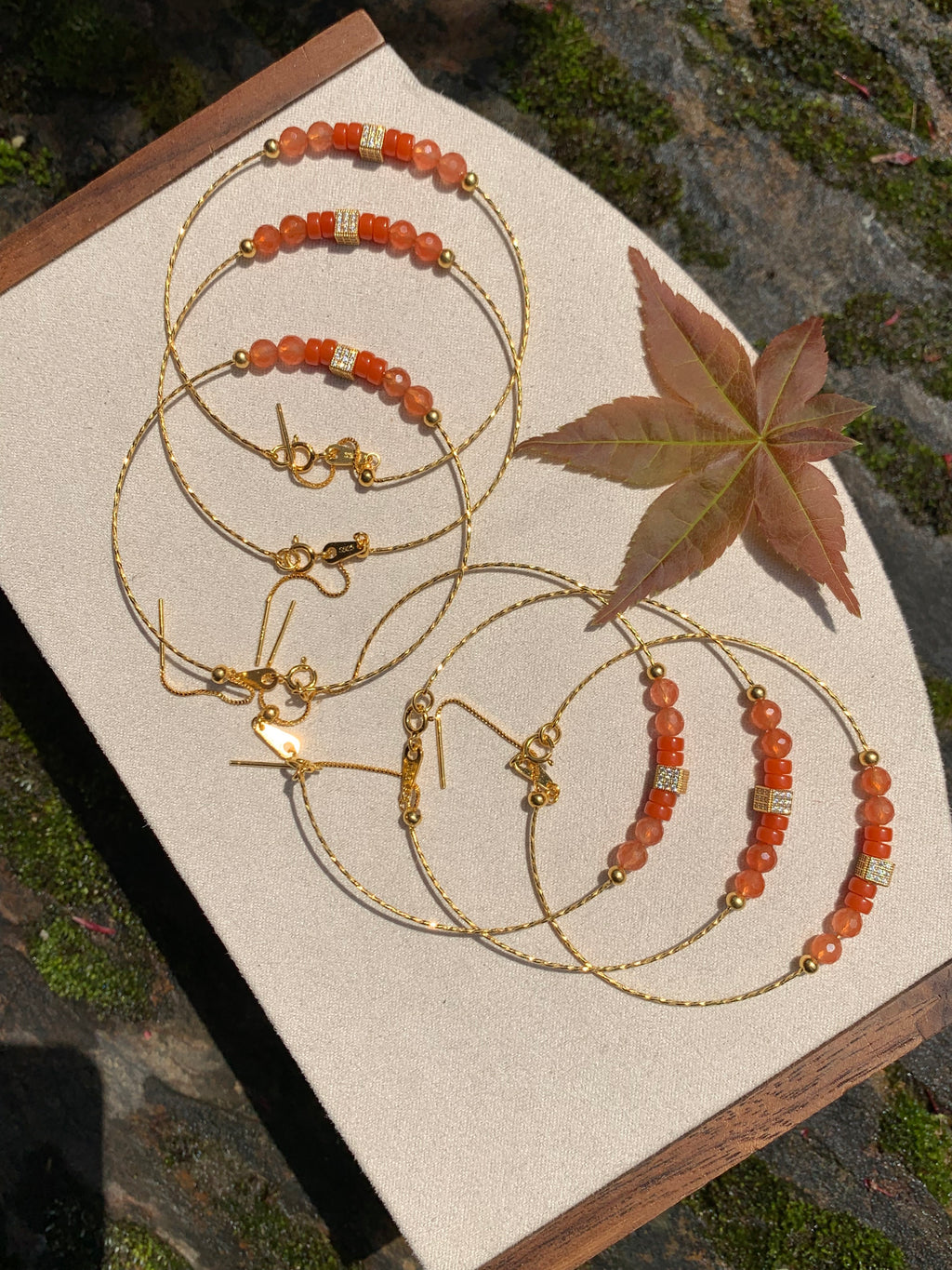 Gold Wire Nanhong Red Agate Stack Bracelet main product photo