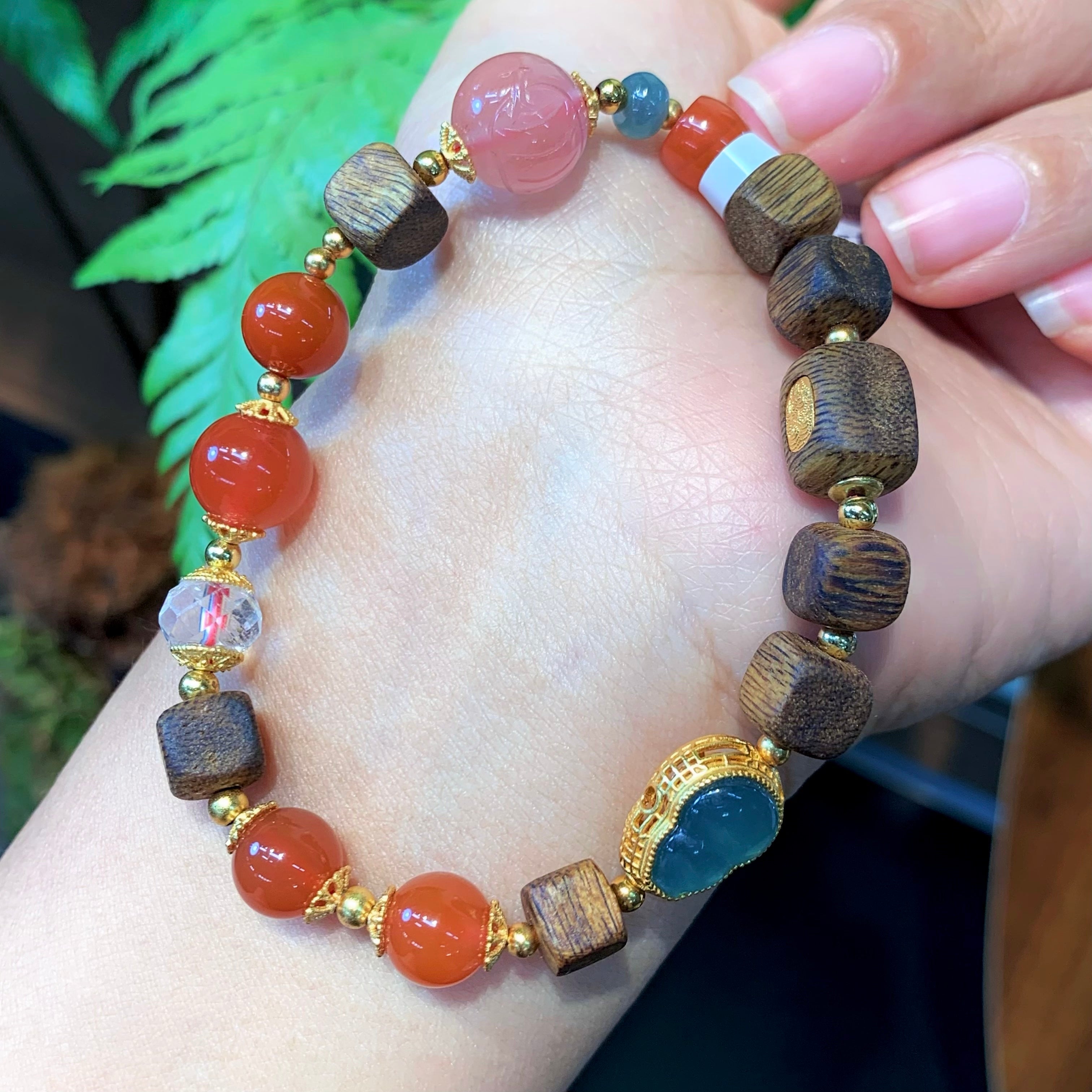 Mixed-Stone Nanhong Red Agate Charm Bracelet main product photo
