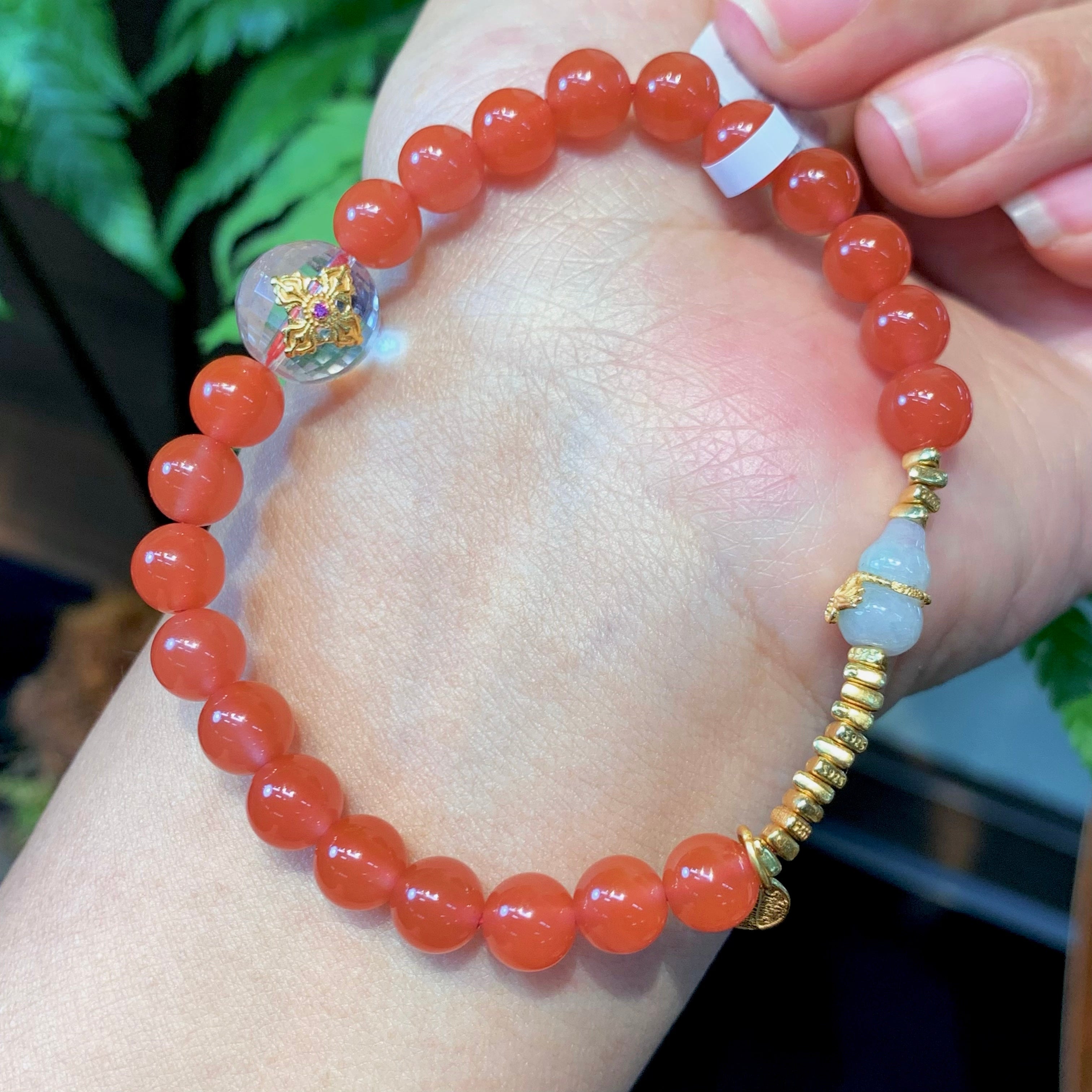 Gold Accent Nanhong Red Agate Bracelet product detail photo