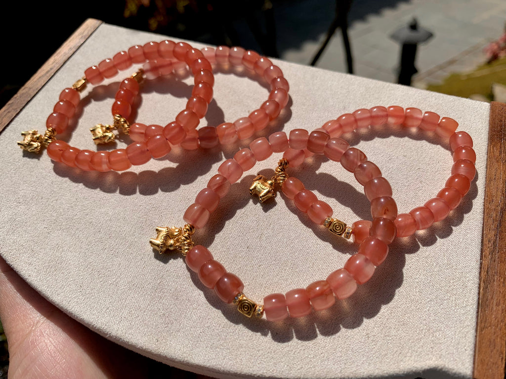 Stacked Nanhong Red Agate Bead Bracelet Set product detail photo