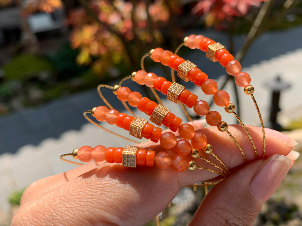 Gold Wire Nanhong Red Agate Stack Bracelet product detail photo