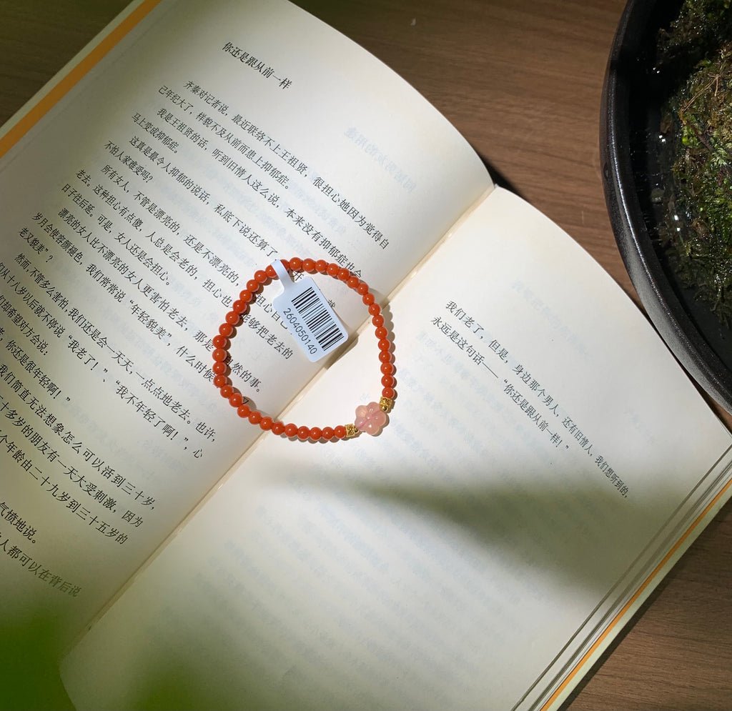 Minimal Nanhong Red Agate Charm Bracelet product detail photo