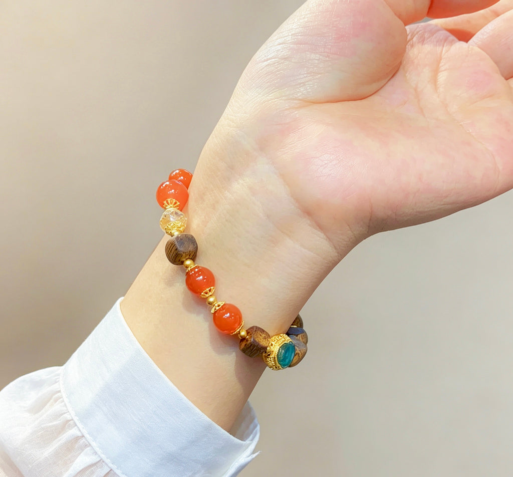Mixed-Stone Nanhong Red Agate Charm Bracelet product detail photo
