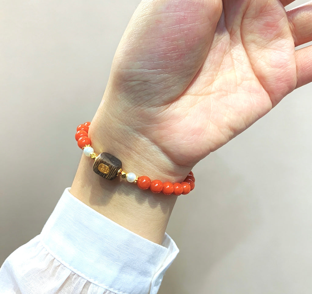 Antique Gold Nanhong Red Agate Bracelet product detail photo