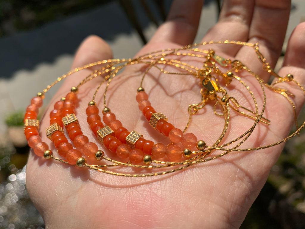 Gold Wire Nanhong Red Agate Stack Bracelet product detail photo